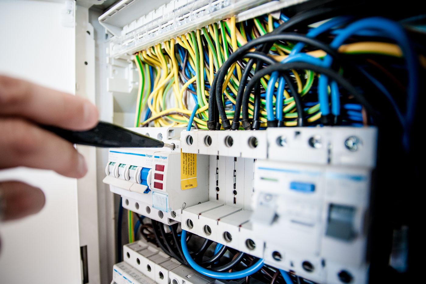 contrôle électrique commerce Mouscron